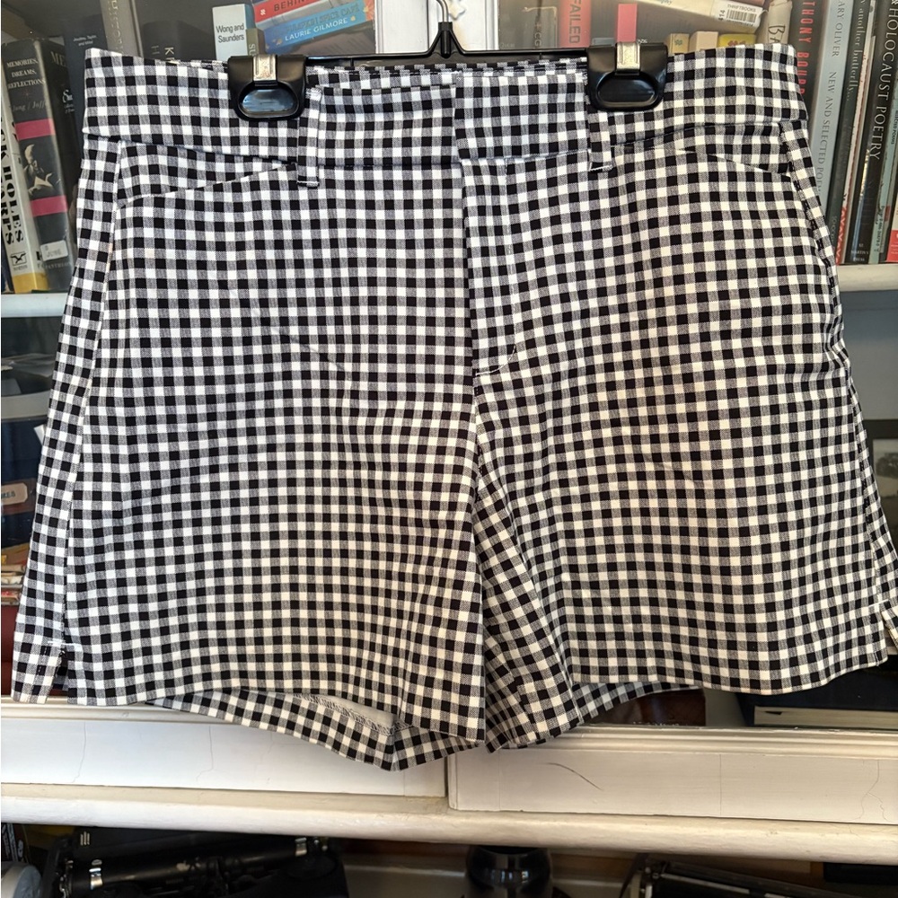 Old Navy High Rise Pixie Secret Smooth Pockets Gingham shorts